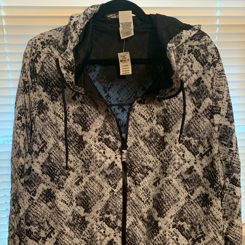 Nylon jacket with mesh lining